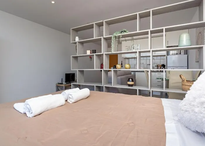 Oakland W/ Sea View By Lovelystay *