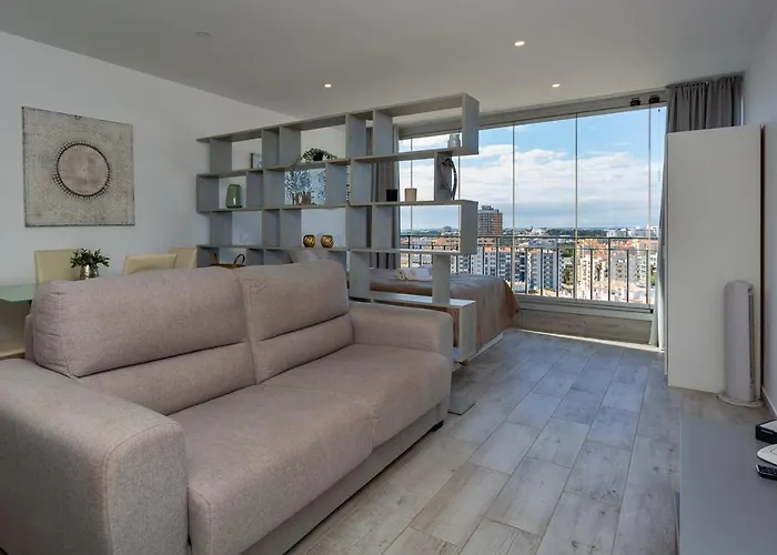 Oakland W/ Sea View By Lovelystay