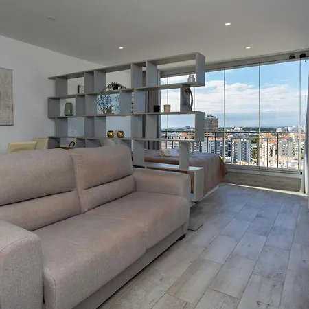 Seascape Retreat Apartment By Lovelystay